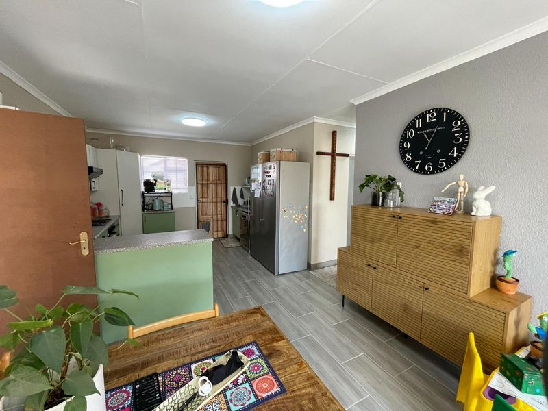 Entertainer’s haven in Equestria - Photo 3