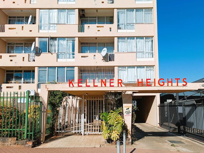 Spacious Corner Flat – Ideal Investment or First Home in Westdene - Photo 2