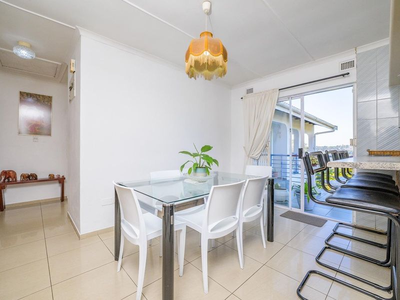 Spacious &amp; Secure Family Home in Shallcross with a View! - Photo 7