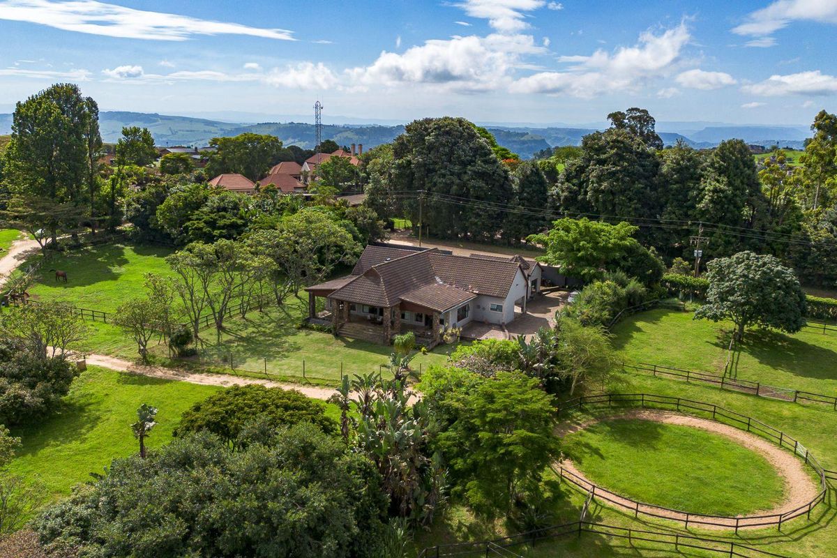 Charming Farm House in Alverstone Equestrian Estate - Photo 2
