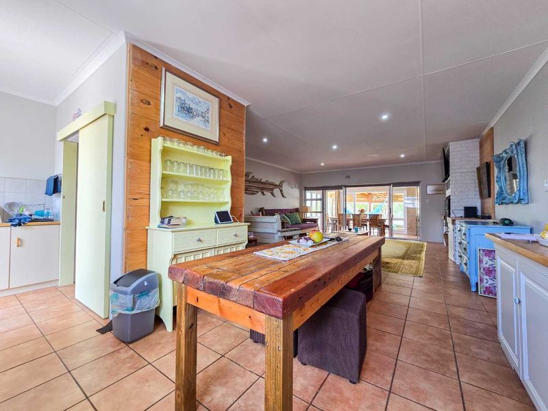 Four bedroom family home for sale in Harbour area. - Photo 8