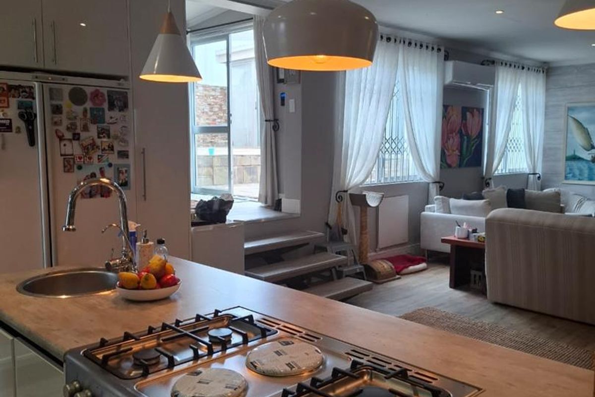 Elegant Residential Home in Eros, Windhoek - Photo 3