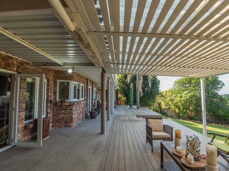 A Stunning house with a view - Photo 3