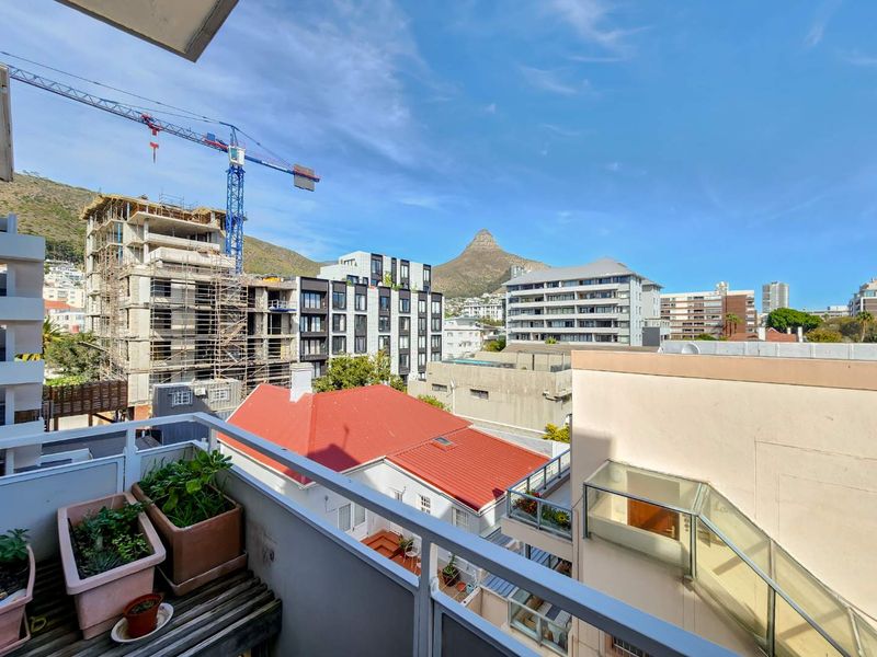 RENOVATOR’S DREAM! - Photo 3