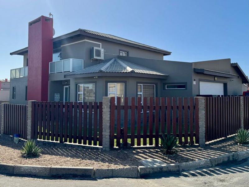 A quiet family home in mile 4 - Photo 4