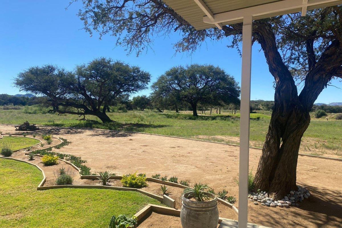 Modern 5 Bedroom House, Omeya Golf Estate - Photo 4