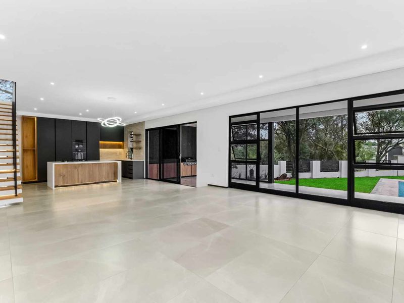 4 Bedroom House for Sale in Helderfontein Estate - Photo 3