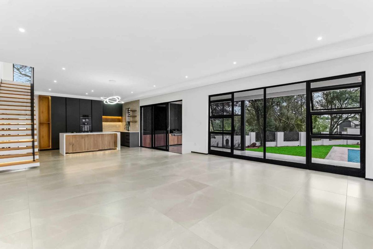 4 Bedroom House for Sale in Helderfontein Estate - Photo 3