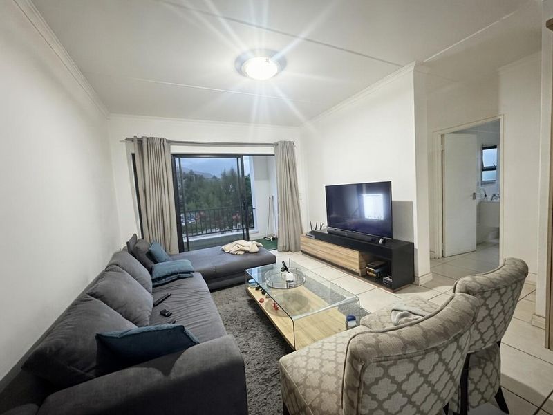 Very Well Priced 2 Bedroom On The Greenbelt For Sale In The Reid!!! - Photo 2