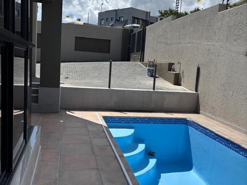 Windhoek Kleine Kuppe: Newly built 5 Bedroom house with Flat is For Sale - Photo 4