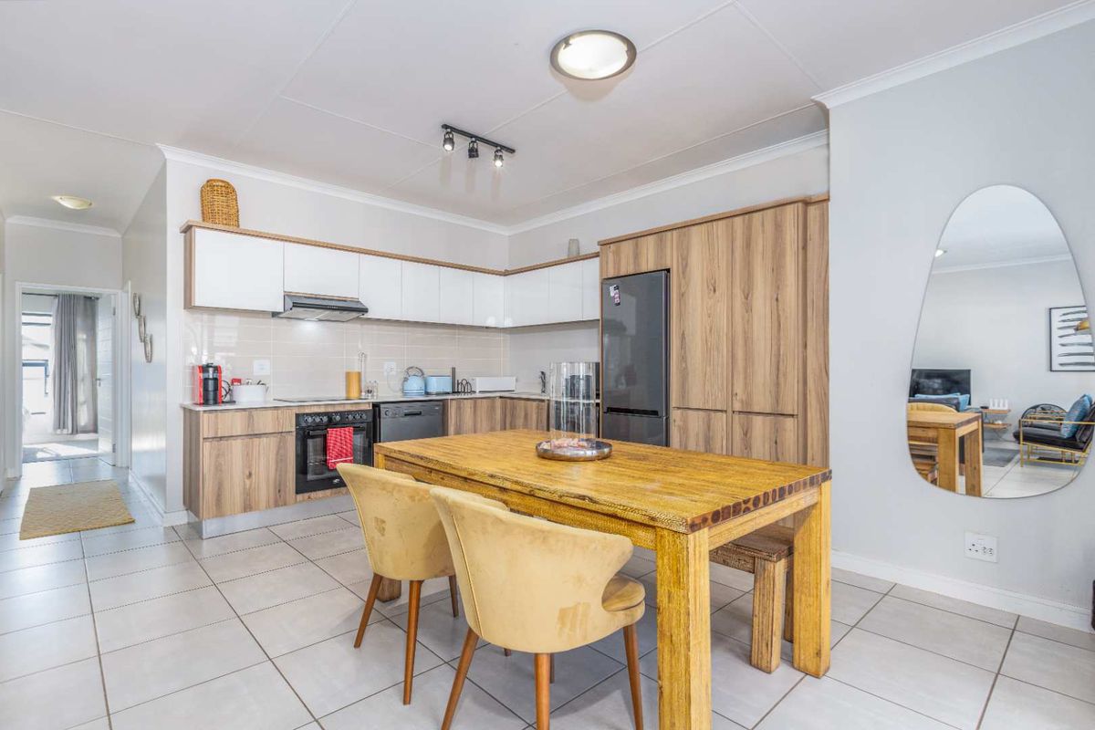 Large 2 bedroom aprtment in a World-Class Lifestyle Estate - Photo 3