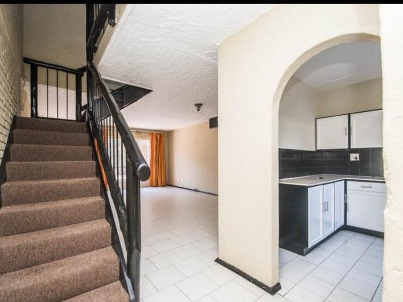 Duplex ultimate in luxury Living in Townsview!!! - Photo 6