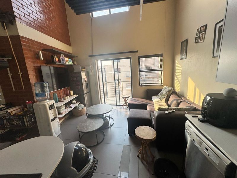 Modern student  living in the heart of Hatfield - Photo 4