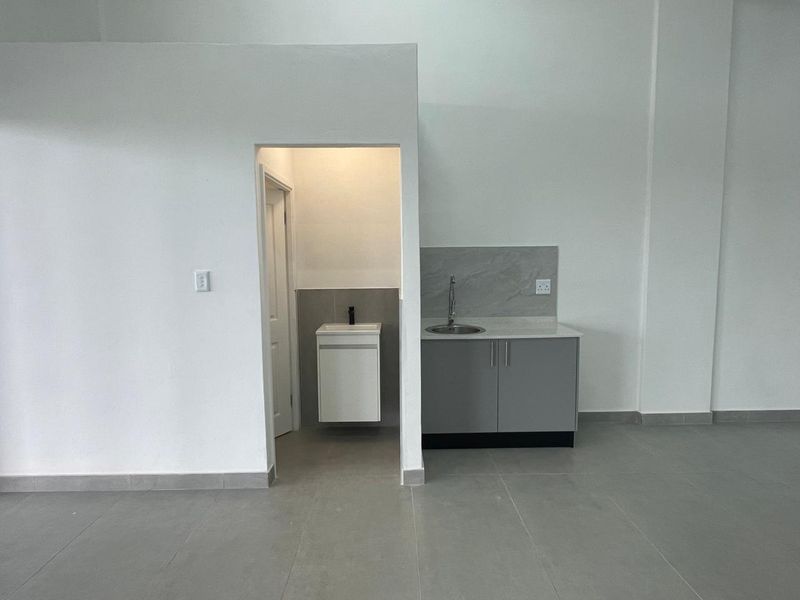Ground Floor Commercial Space for Rental in Ballito Central - Photo 3