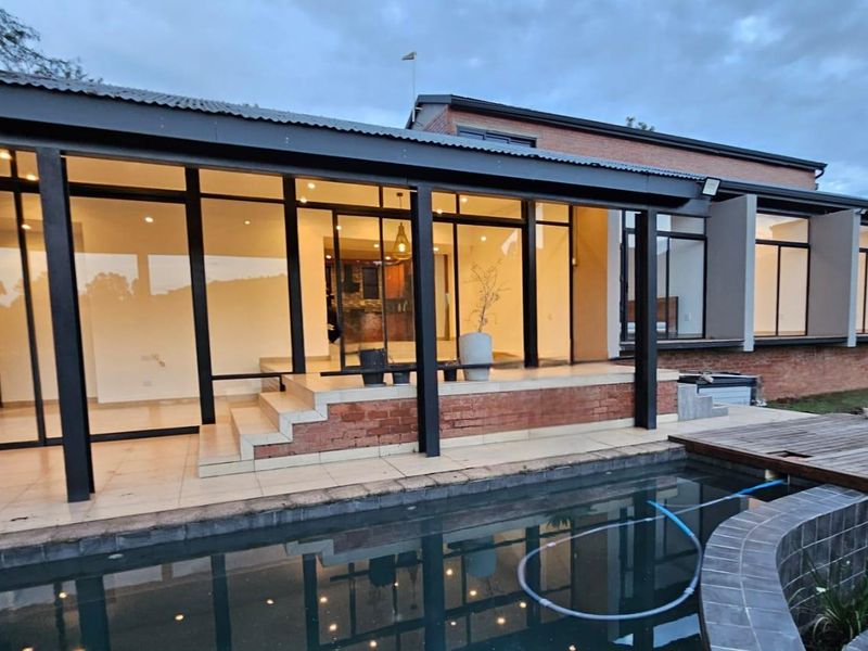 Modern 4 Bedroom home with uninterrupted views - Photo 6