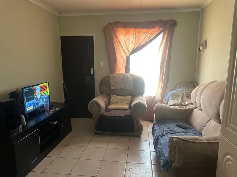 2 Bedroom House For Sale Savanna City - Photo 9