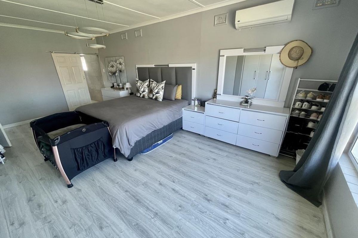 Hendra - Beautiful Family Home with Sea Views & Modern Flatlet in Prime La Lucia - Photo 5