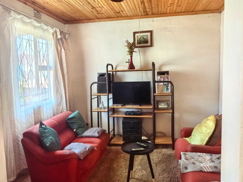 3 Bedroom Home, Avon, Elsies River - Photo 4