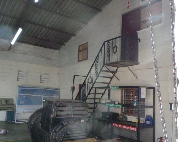 Industrial Warehouse offering 3 section all enclosed with boundary walls. - Photo 2
