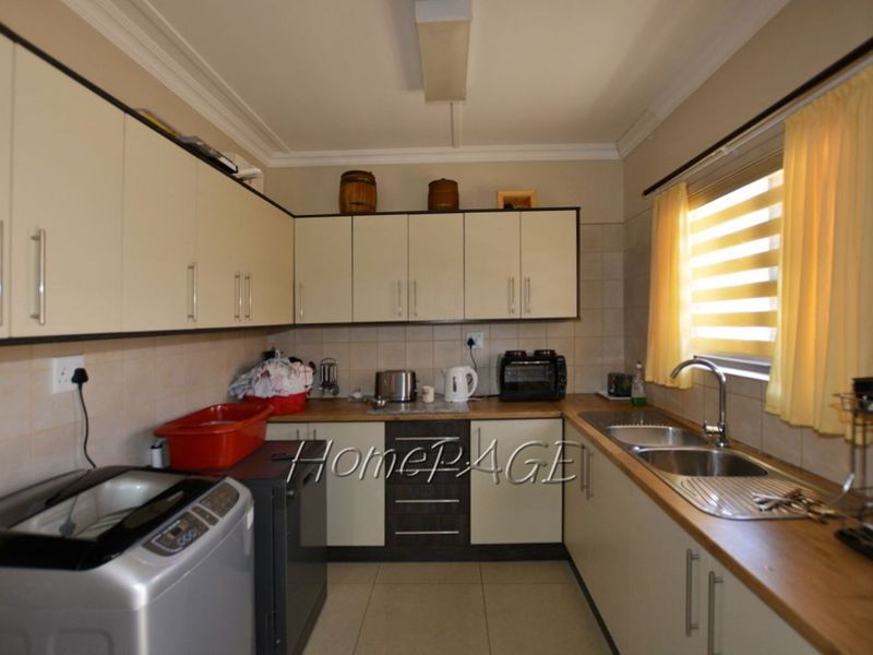 Meersig, Walvis Bay,  2 x 3 Bedr Homes on one plot is for Sale - Photo 6