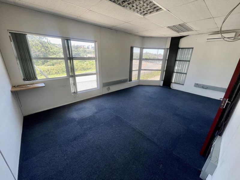 Hendra - Functional 256 sqm Industrial Unit To Let | Secure Rinaldo Park - Photo 8