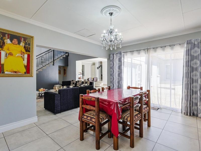 Stunning Family Oasis in Country View Estate – Your Dream Home Awaits! - Photo 9