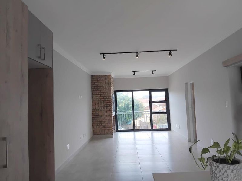 Charming 2 Bedroom Apartment in Hartenbos - Photo 5