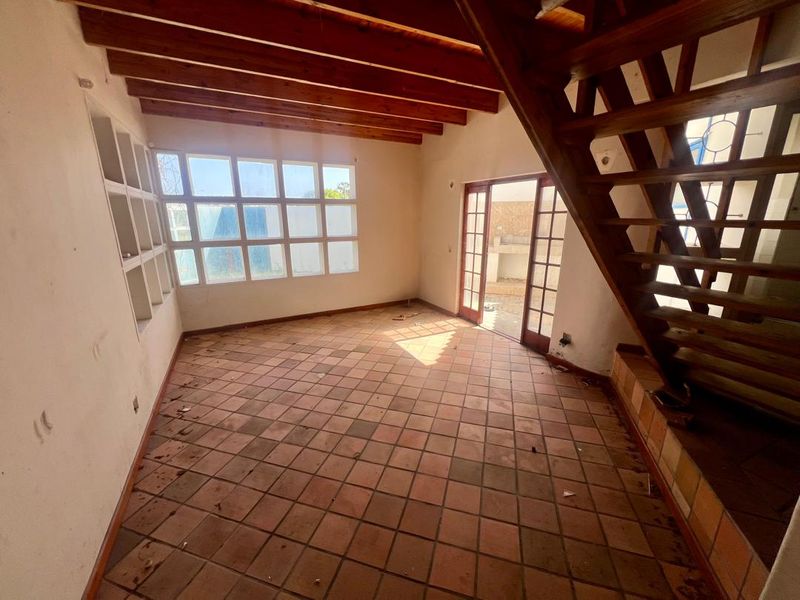 FOR SALE: 4 BEDROOMS AND 1 FLATLET FOR SALE IN VINETA SWAKOPMUND, NAMIBIA - Photo 10