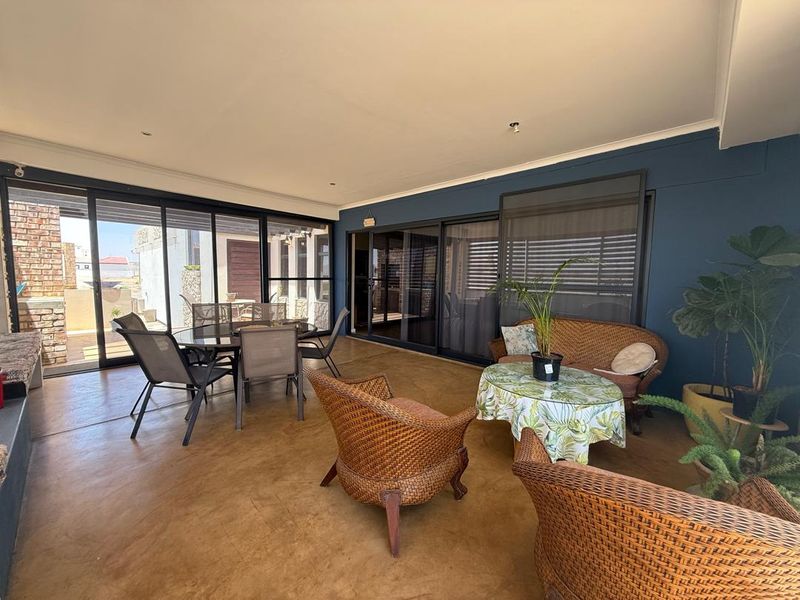 FOR SALE - STUNNING FAMILY HOME  IN HERITAGE HILL, SWAKOPMUND, NAMIBIA - Photo 7