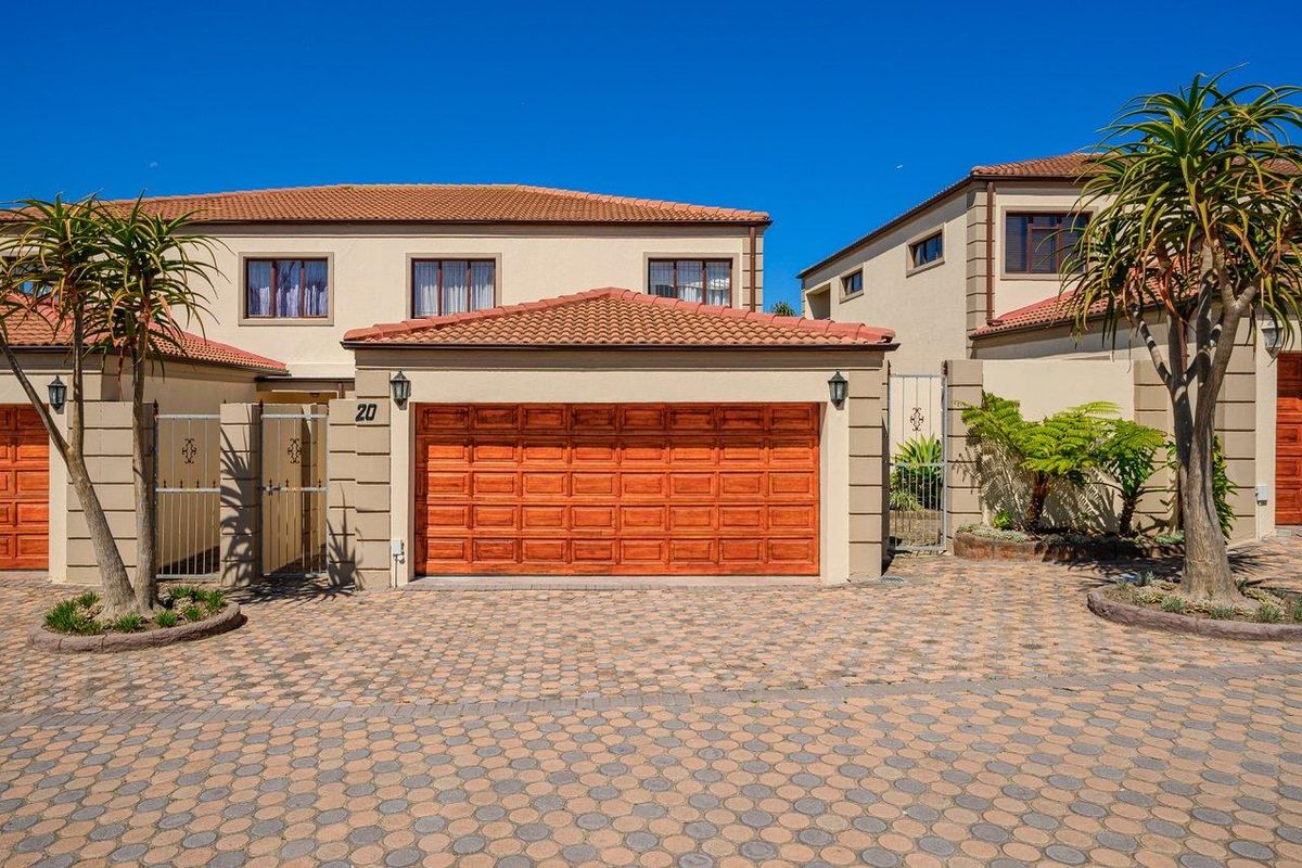 Stunning 4-bedroom home with high quality finishes for Sale! - Photo 2