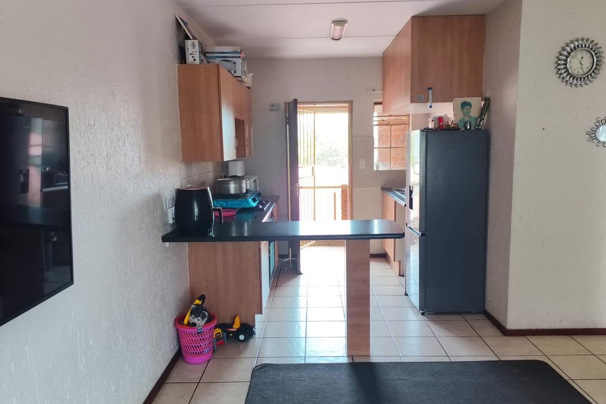 2 bed first floor unit in 24h security complex, ideal - first time buyers or investors! - Photo 4