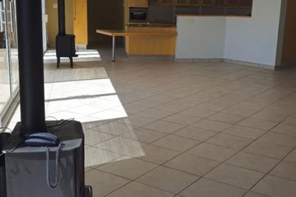 Architecturally designed Jet Setter Home. - Photo 5