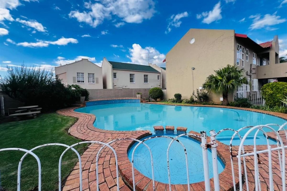 Apartment For Sale in New Redruth, Alberton - Photo 2