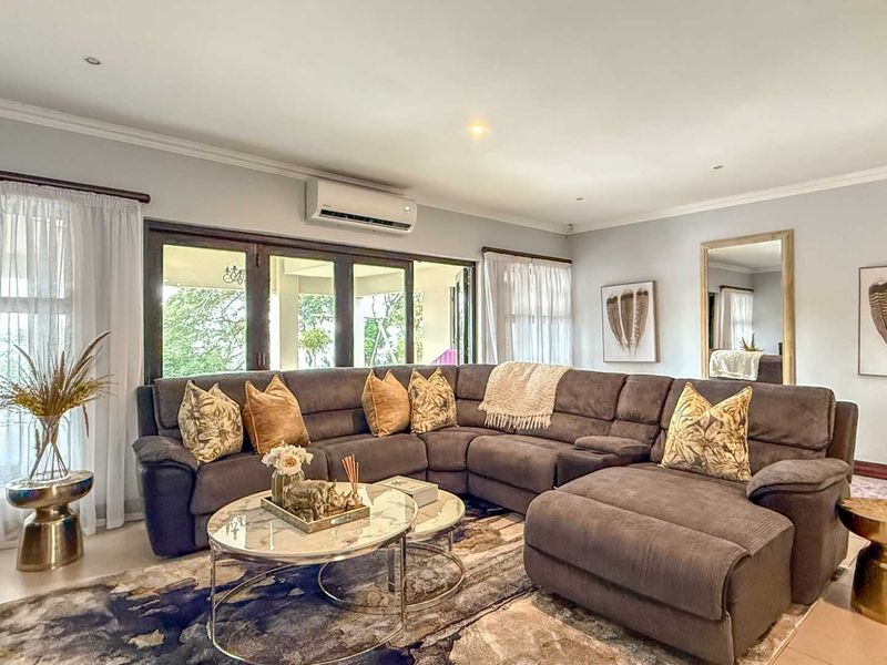 4-Bedroom Waterfront Home with Direct Access to the Golf Course - Photo 3