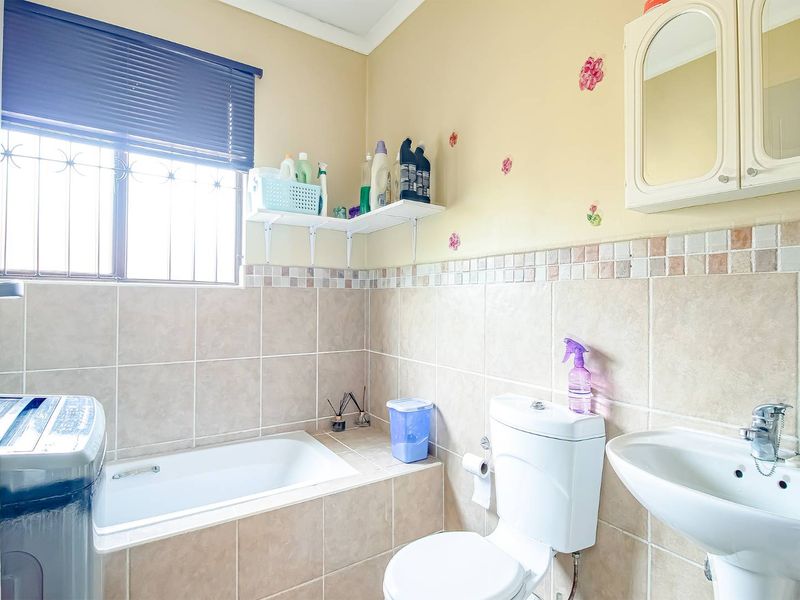 Ground floor 2 Bed 2 bath apartment - Photo 9