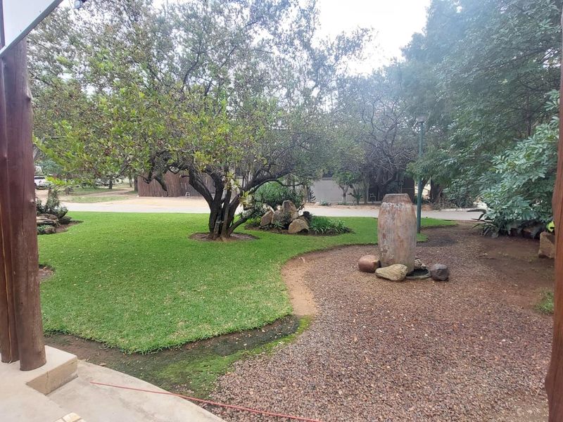 Medical Consulting Room to Let | Raptors View, Safari Junction - Photo 2