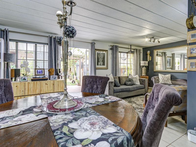 STUNNING DUPLEX IN THE GRENADINES - PET FRIENDLY! - Photo 8