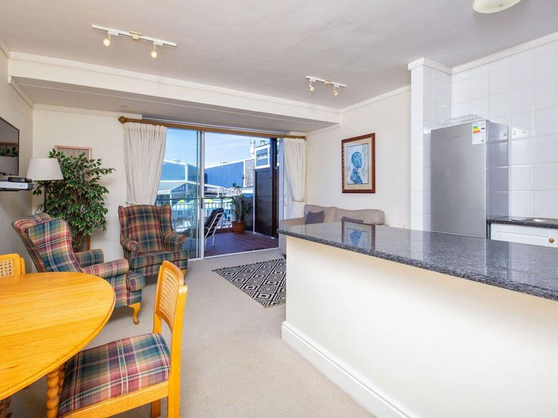 One Bedroom Apartment Situated on the Canals with 5KWatt back-up power - Photo 6