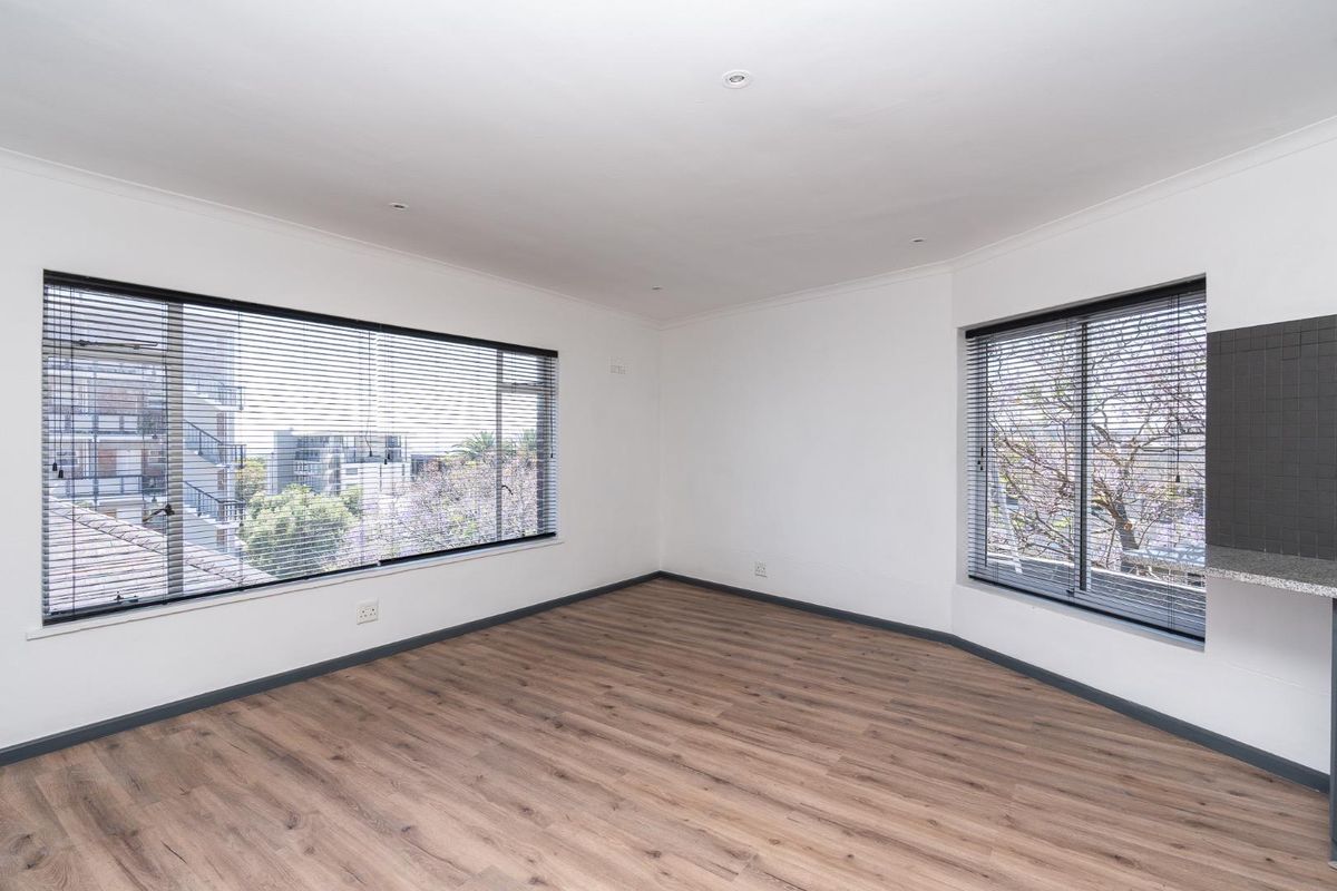 Views, Air BnB, pet friendly and two covered parkings - Photo 4