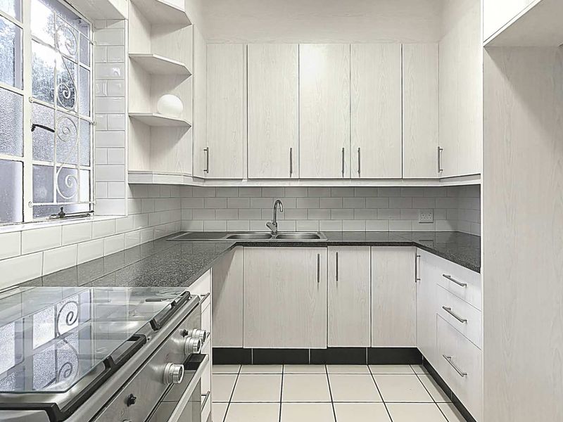 Ground floor 2 Bedroom Apartment with WFH space, Direct Access to Outside Patio and Communal gardens - Photo 7