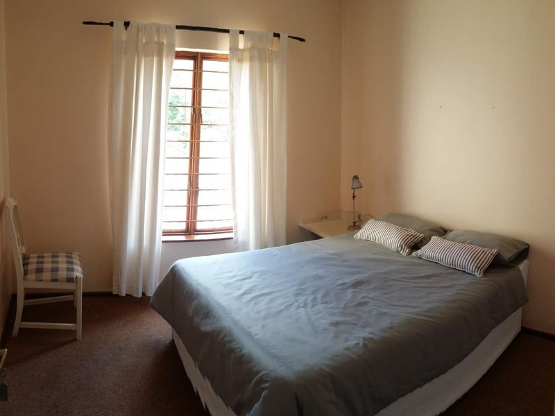 SPACIOUS 2 BED FULLY FURNISHED APARTMENT - Photo 9