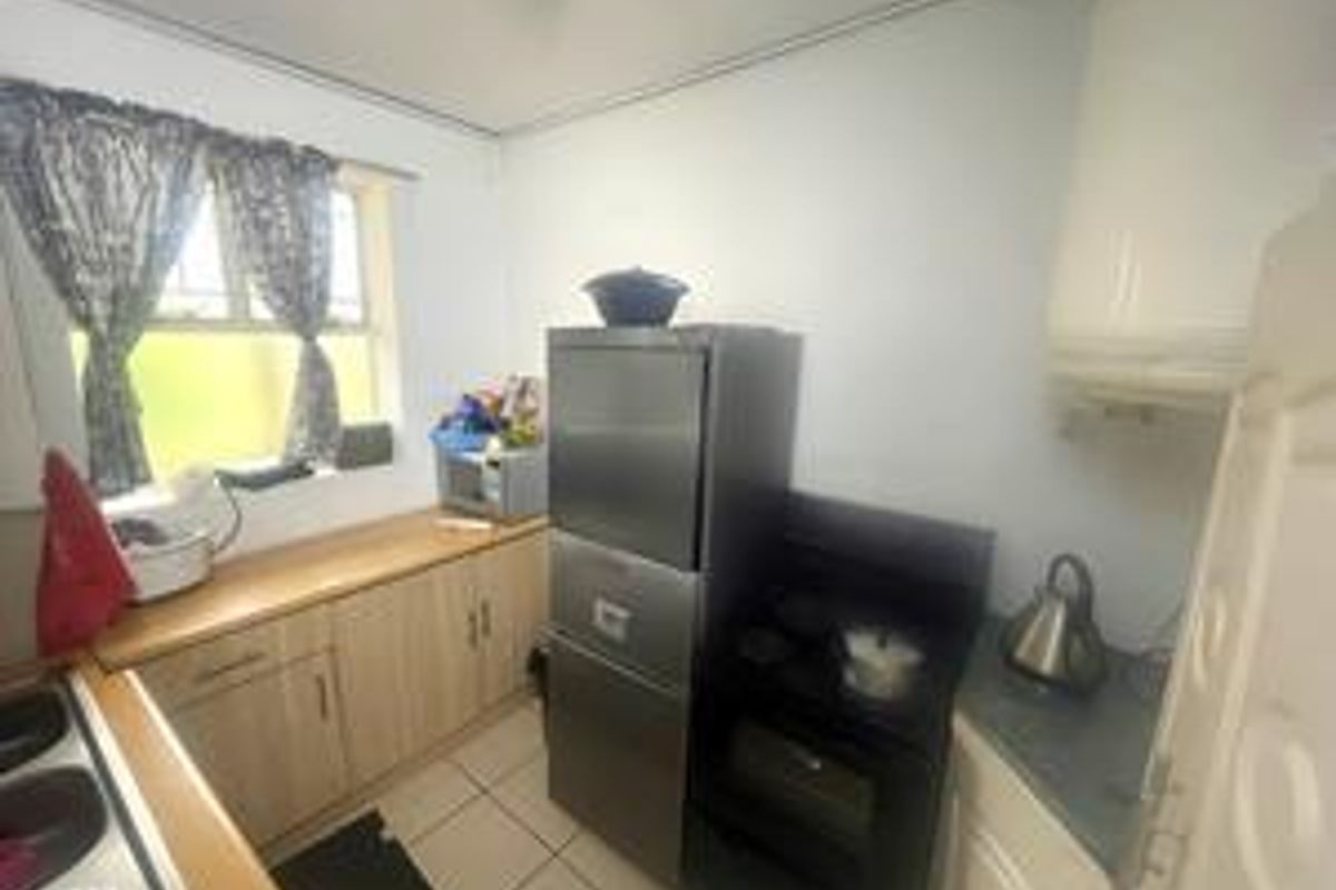 Prime Location: Easy Access to Gautrain & More! - Photo 3