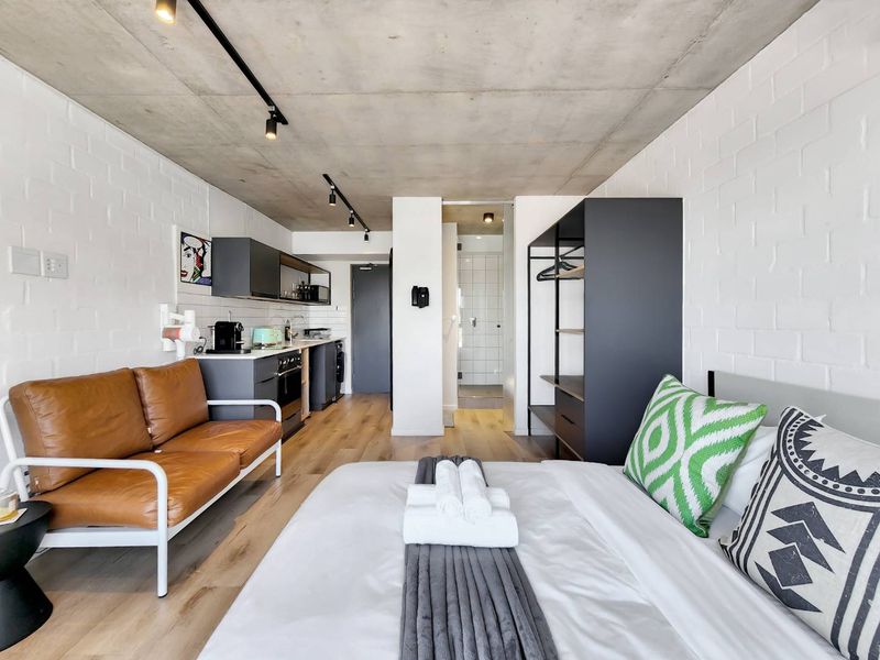 Sea Point Airbnb Spinner! - Photo 7