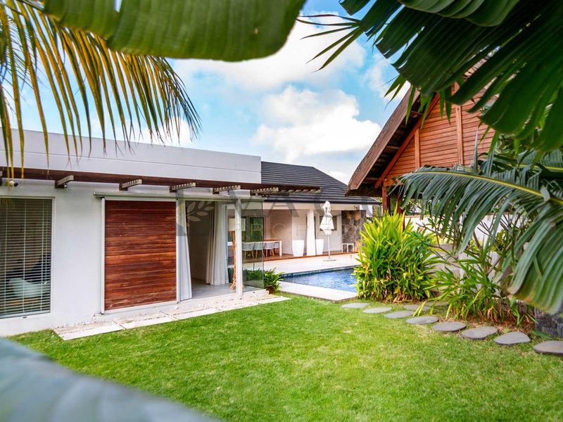 LUXURY VILLA READY FOR IMMEDIATE ENJOYMENT. - Photo 4