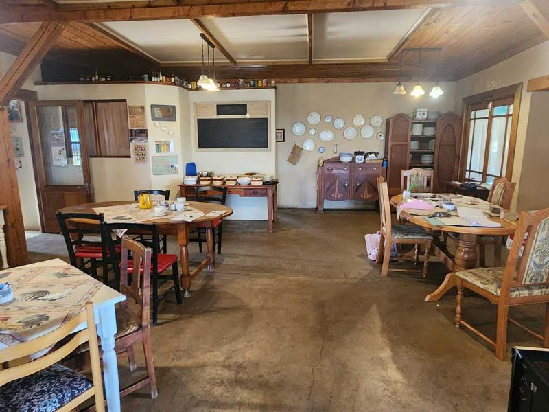 WELL LOCATED INCOME GENERATING PROPERTY - Photo 4