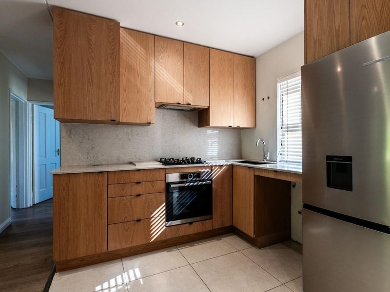 Beautifully Renovated 2-Bedroom Apartment in La Petite Provence Estate - Photo 3
