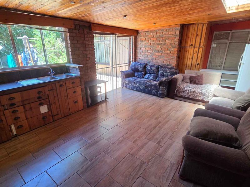 Prime Student Accommodation Investment with Immediate Returns - Photo 8