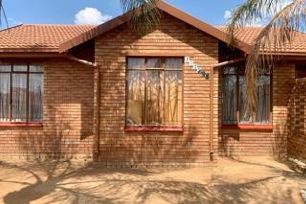 3 bedrooms house for sale in Soshanguve AA - Photo 3