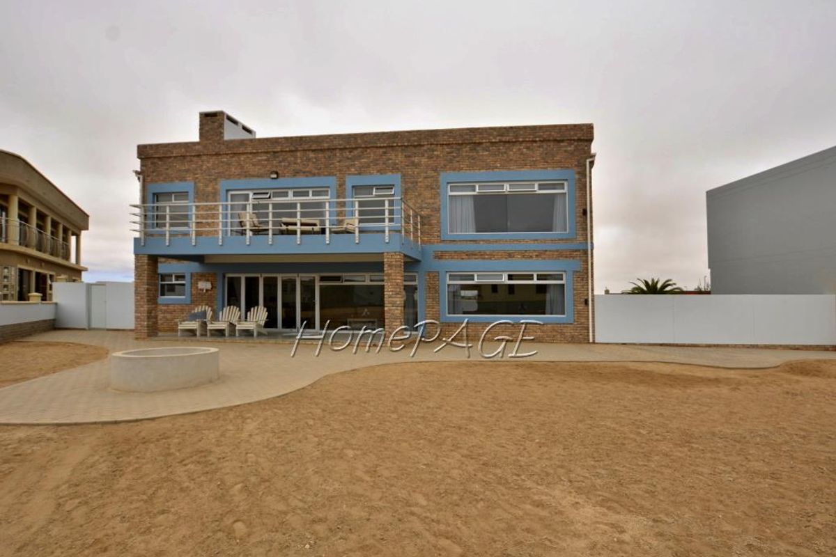 Ext 10, Henties Bay:  Stunning 3 Bedr Beachfront Beauty is for Sale - Photo 2