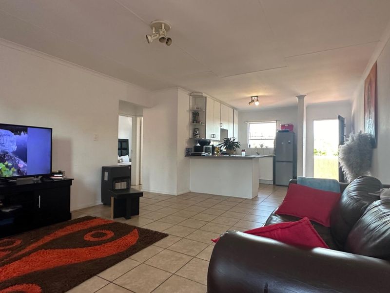 Timeless! Spacious! This one has it all! - Photo 3